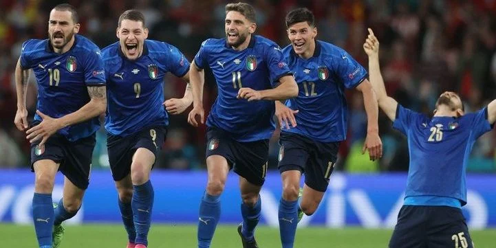 Italy - England