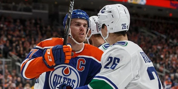 Vancouver Canucks - Edmonton Oilers Vancouver Canucks - Edmonton Oilers