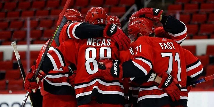 Carolina Hurricanes - New York Islanders Carolina Hurricanes - New York Islanders