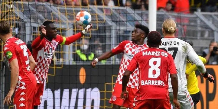 Mainz 05 - Augsburg Mainz 05 - Augsburg