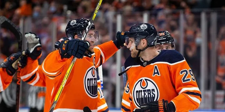 Edmonton Oilers - Chicago Blackhawks Edmonton Oilers - Chicago Blackhawks