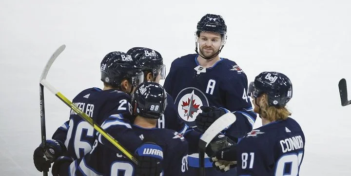 Winnipeg Jets - Carolina Hurricanes Winnipeg Jets - Carolina Hurricanes
