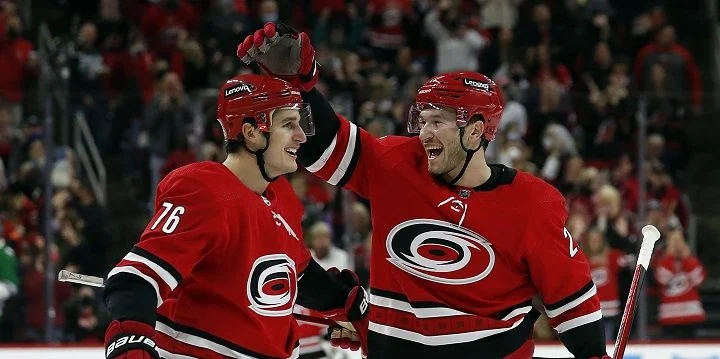 Carolina Hurricanes - Vancouver Canucks Carolina Hurricanes - Vancouver Canucks