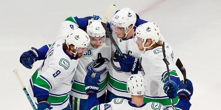 Vancouver Canucks - St. Louis Blues
