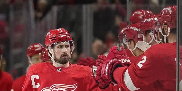 Detroit Red Wings - Toronto Maple Leafs Detroit Red Wings - Toronto Maple Leafs
