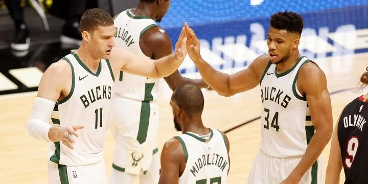 Phoenix Suns - Milwaukee Bucks Phoenix Suns - Milwaukee Bucks