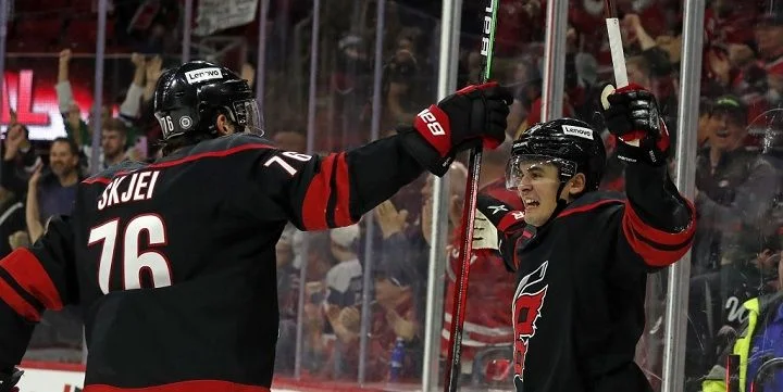 Carolina Hurricanes - Tampa Bay Lightning Carolina Hurricanes - Tampa Bay Lightning