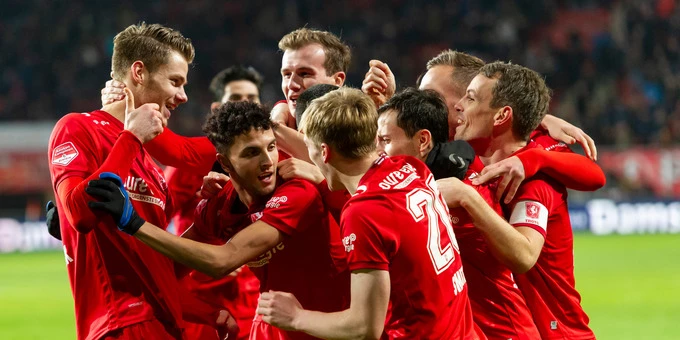 FC Twente vs Fiorentina Prediction and Betting Tips (25.08.2022) FC Twente vs Fiorentina Prediction and Betting Tips (25.08.2022)