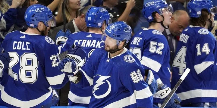 Tampa Bay Lightning - Carolina Hurricanes