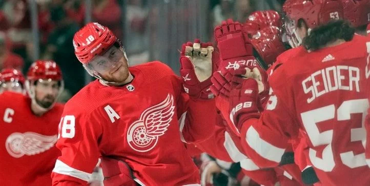 Detroit Red Wings - Montreal Canadiens Detroit Red Wings - Montreal Canadiens