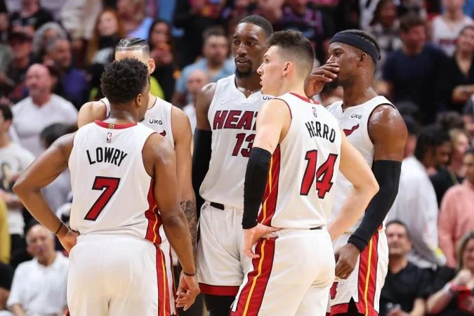 Miami Heat - Charlotte Hornets Miami Heat - Charlotte Hornets