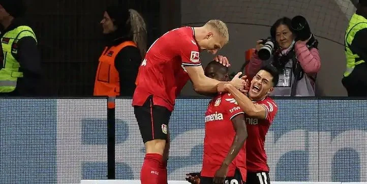 Bayer Leverkusen - VfB Stuttgart Bayer Leverkusen - VfB Stuttgart