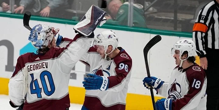 Colorado Avalanche - Vancouver Canucks