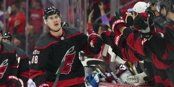 Carolina Hurricanes - Arizona Coyotes Carolina Hurricanes - Arizona Coyotes