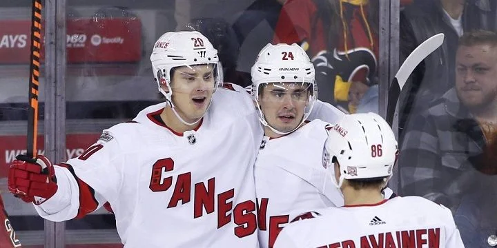 Anaheim Ducks - Carolina Hurricanes Anaheim Ducks - Carolina Hurricanes