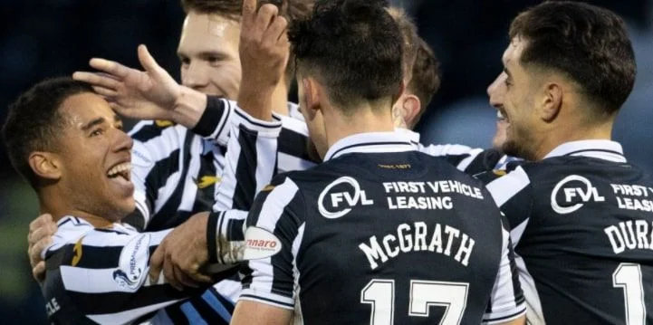 St. Mirren - Valur St. Mirren - Valur