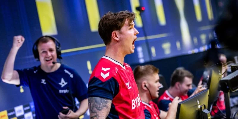 Astralis - Team Falcons