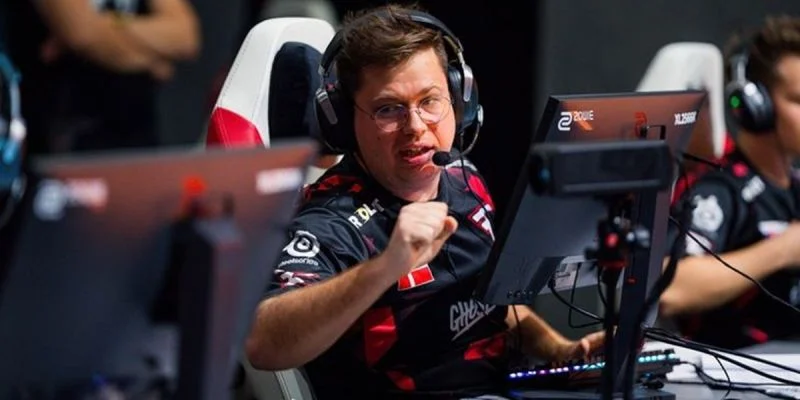 FaZe Clan - Team Falcons FaZe Clan - Team Falcons