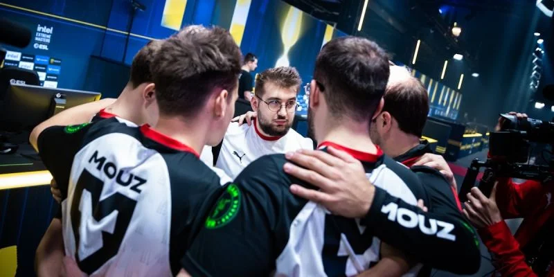 MOUZ - Team Vitality MOUZ - Team Vitality