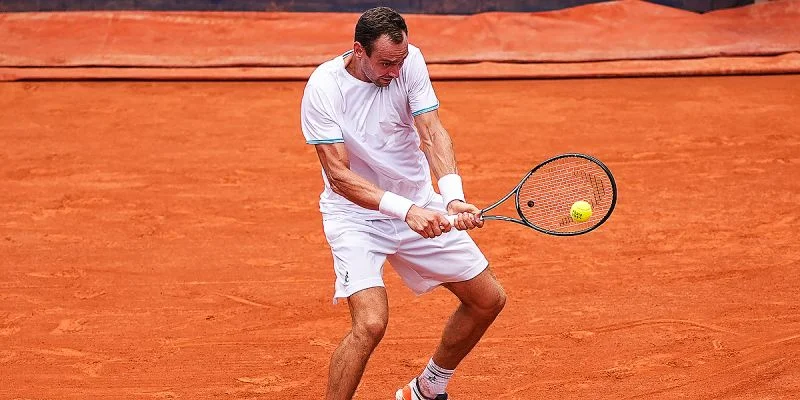 Corentin Moutet vs Roman Safiullin Prediction and Betting Tips (21.08.2024) Corentin Moutet vs Roman Safiullin Prediction and Betting Tips (21.08.2024)