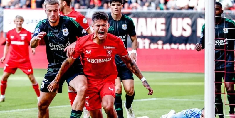 FC Twente - SC Heerenveen FC Twente - SC Heerenveen