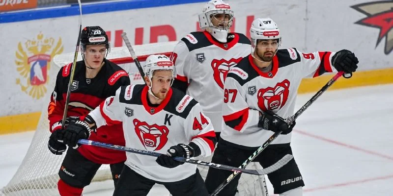 Ugra Khanty-Mansiysk - Molot-Prikamye Perm