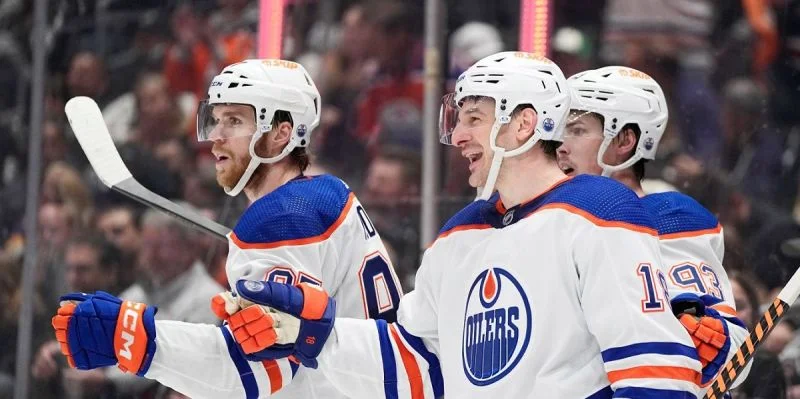 Vancouver Canucks - Edmonton Oilers