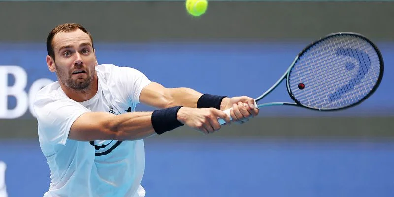 Frances Tiafoe vs Roman Safiullin Prediction and Betting Tips (08.10.2024) Frances Tiafoe vs Roman Safiullin Prediction and Betting Tips (08.10.2024)