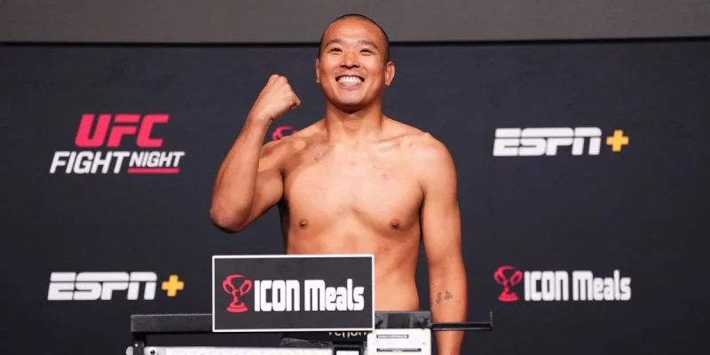 Brad Tavares - Jun-Yong Park Brad Tavares - Jun-Yong Park