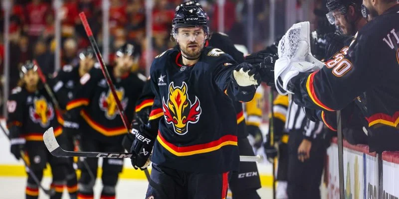 Calgary Flames - Carolina Hurricanes Calgary Flames - Carolina Hurricanes