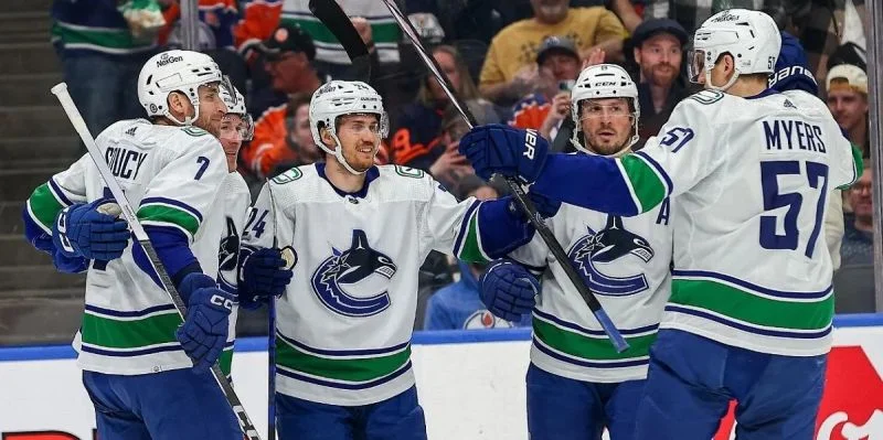 Vancouver Canucks - Pittsburgh Penguins Vancouver Canucks - Pittsburgh Penguins
