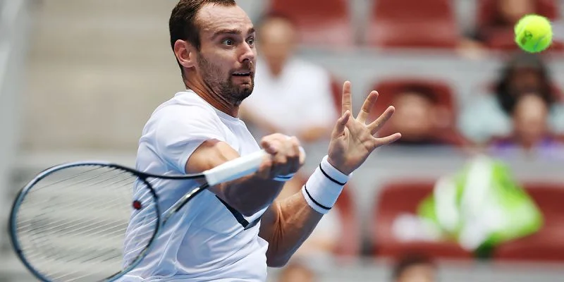 Roman Safiullin vs Aslan Karatsev Predicción y Consejos de apuestas (01.11.2024) Roman Safiullin vs Aslan Karatsev Predicción y Consejos de apuestas (01.11.2024)