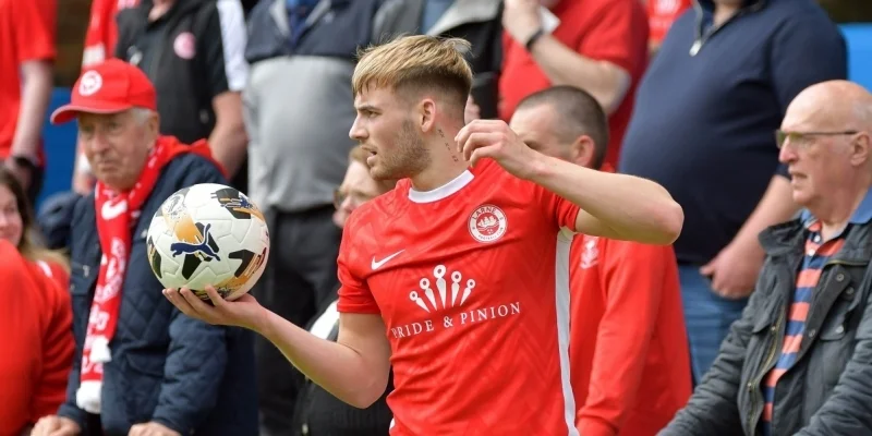 Linfield - Larne Linfield - Larne