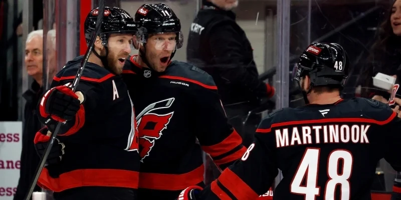 Carolina Hurricanes - Vancouver Canucks Carolina Hurricanes - Vancouver Canucks