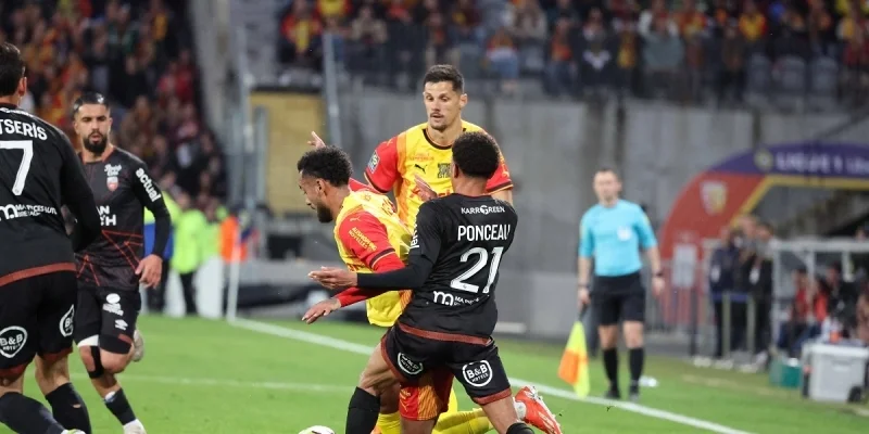 Lens - Paris Saint-Germain Lens - Paris Saint-Germain