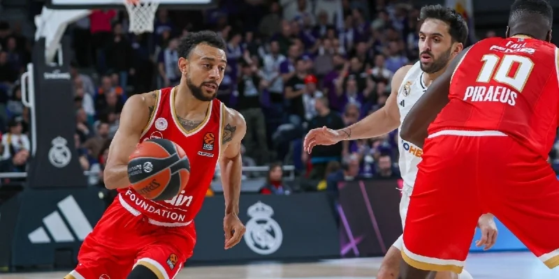 Olympiacos B.C. - Anadolu Efes Olympiacos B.C. - Anadolu Efes