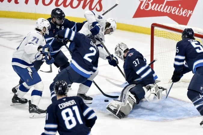 Winnipeg Jets - New York Islanders Winnipeg Jets - New York Islanders