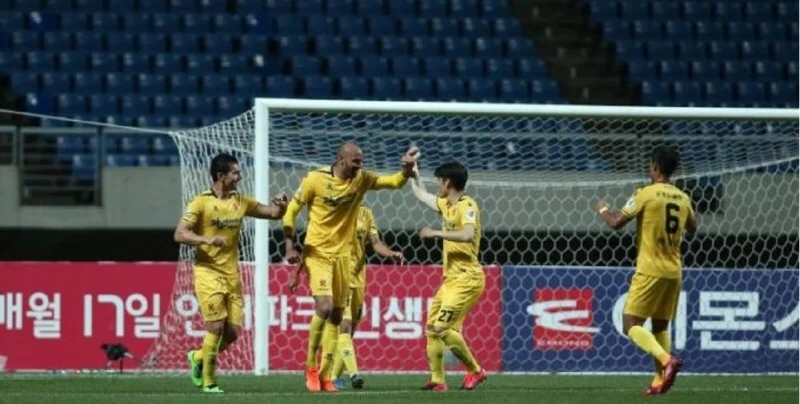 Shandong Taishan - Gwangju FC Shandong Taishan - Gwangju FC