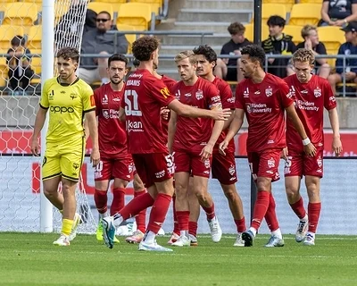 Adelaide United - Brisbane Roar FC Adelaide United - Brisbane Roar FC