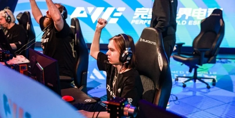 Natus Vincere - Team Spirit Natus Vincere - Team Spirit