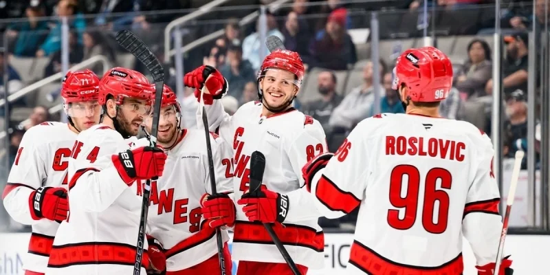 Carolina Hurricanes - Montreal Canadiens Carolina Hurricanes - Montreal Canadiens