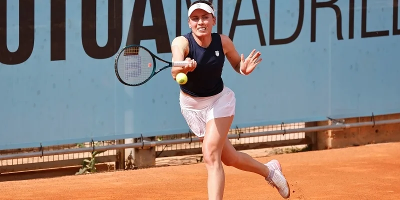 Ekaterina Alexandrova - Emma Raducanu Ekaterina Alexandrova - Emma Raducanu