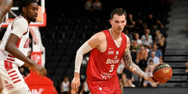 Bourg-en-Bresse - Cholet Bourg-en-Bresse - Cholet