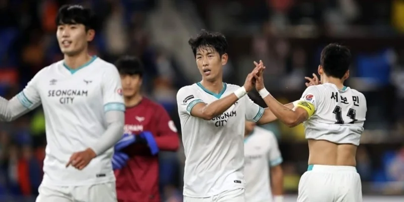Seongnam FC - Suwon Samsung Bluewings Seongnam FC - Suwon Samsung Bluewings