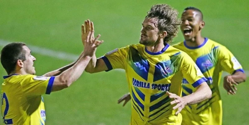 Brisbane Strikers - Holland Park Hawks Brisbane Strikers - Holland Park Hawks