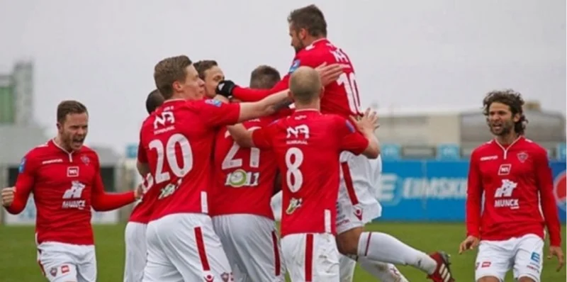 Valur - KR Reykjavik Valur - KR Reykjavik