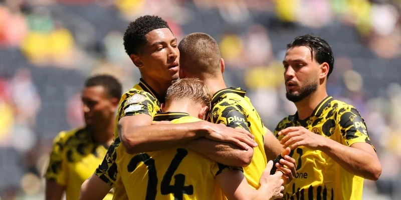 Borussia Dortmund - Monterrey Borussia Dortmund - Monterrey