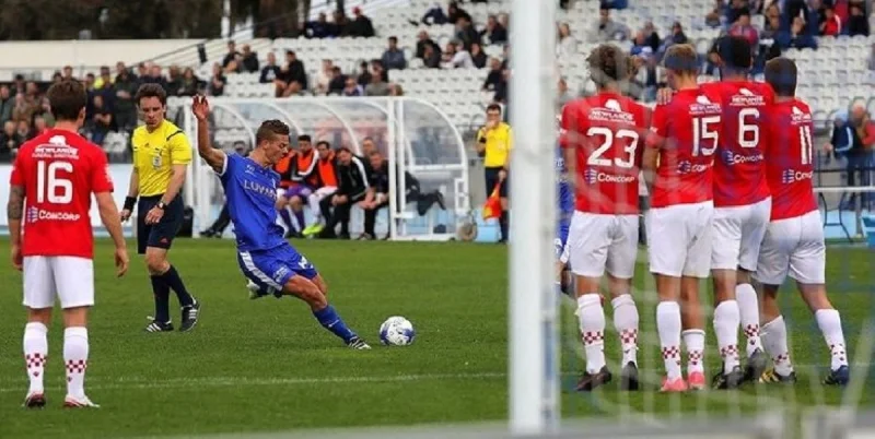 St Albans Saints - Melbourne Knights St Albans Saints - Melbourne Knights