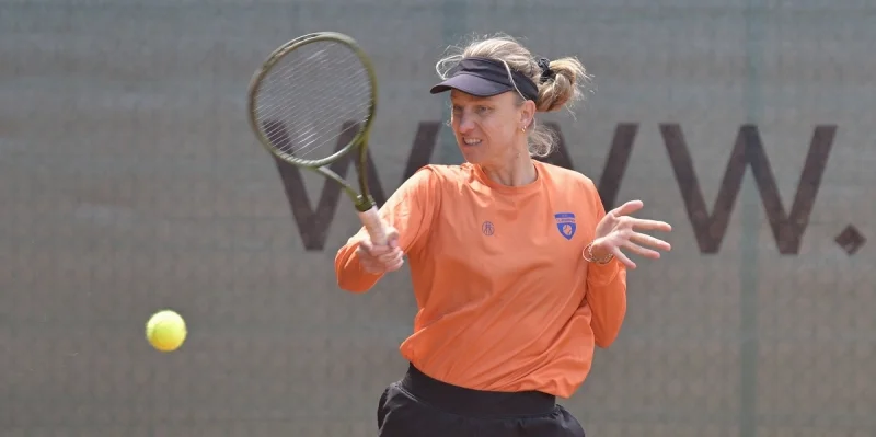 Mona Barthel - Mai Hontama Mona Barthel - Mai Hontama