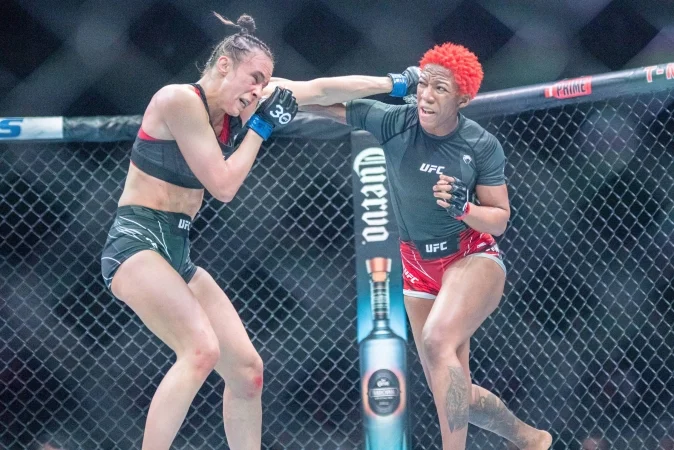 Joselyne Edwards - Priscila Cachoeira